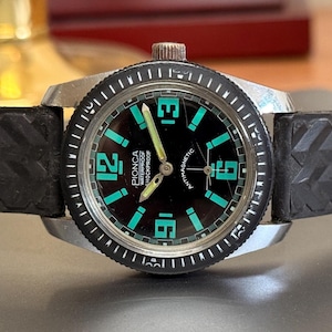 Vintage Pionca Men’s Skin Diver Watch Mechanical Superb Dial Classic Retro Timepiece