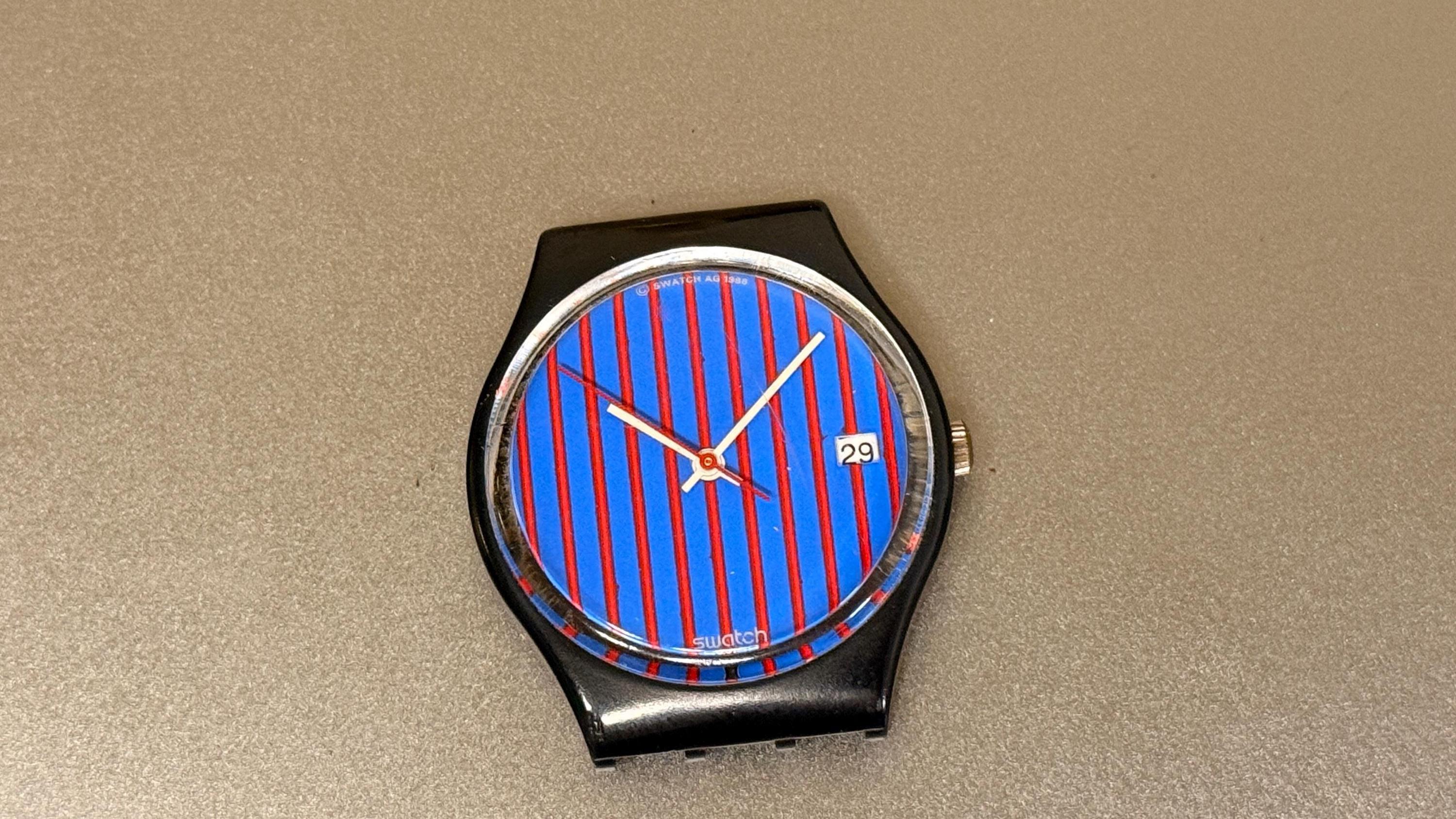 Swatch Watch - GI400 - BLUE NOTE 1987 Vintage Swatch Watch Gents Quartz GI-400 BLUE NOTE Free  main image 3