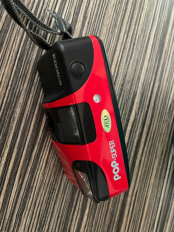 コニカ ポップスーパー ヴィンテージフィルムカメラ - レトロな35mm