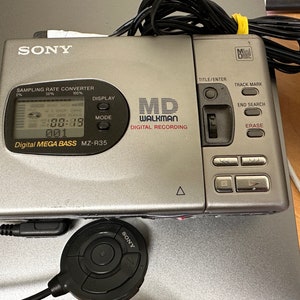 Sony MZ-R35 MD Player Minidisk Recorder Walkman Digital Mega Bass