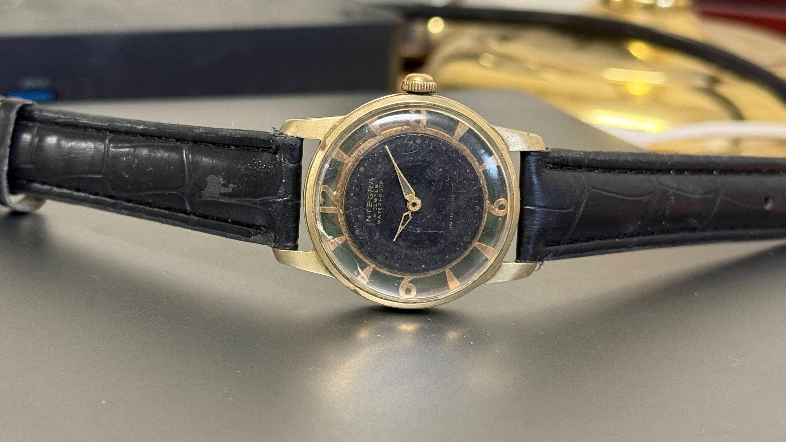 Hilton watch - Etsy 日本