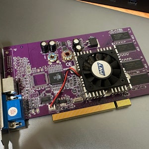 PNY Geforce 4 MX440 GF4MX440SEAGP Tv VGA AGP-grafische kaart