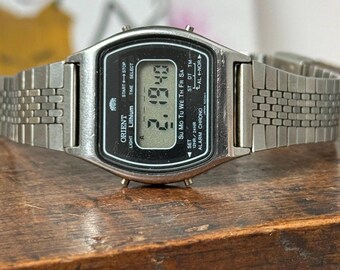 Digital Watch 70s, Orient Quartz Chronograph Japan Model I720104-40 CS