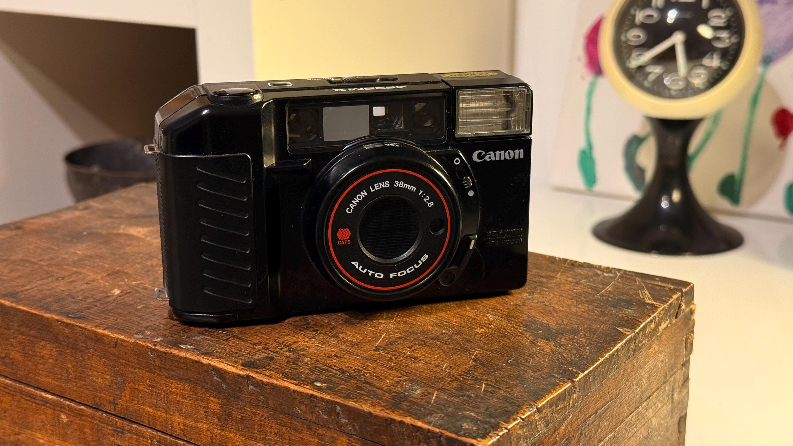 Canon Autoboy 2 QD AF35M II 35mm Film Camera Vintage Point & Shoot