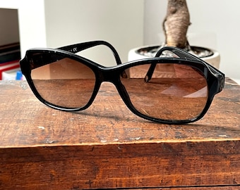 Versace Vintage Sunglasses | Superb Design, Stylish Eyewear for Fashion Lovers, Retro Sunglasses, Unique Accessory for Summer