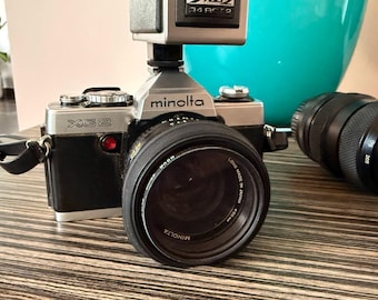 MINOLTA フィルムカメラ、望遠レンズ付き ミノルタ フィルムカメラ（望遠レンズとバッテリー付き） - Etsy 日本