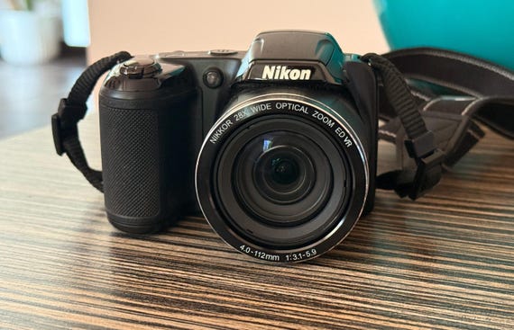美品 COOLPIX L340 NIKKOR 28X ED VR デジカメ Nikon Coolpix L340 - Down the Road