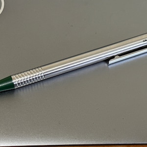 Penna a sfera con logo LAMY con ricarica gigante M 16 - Verde