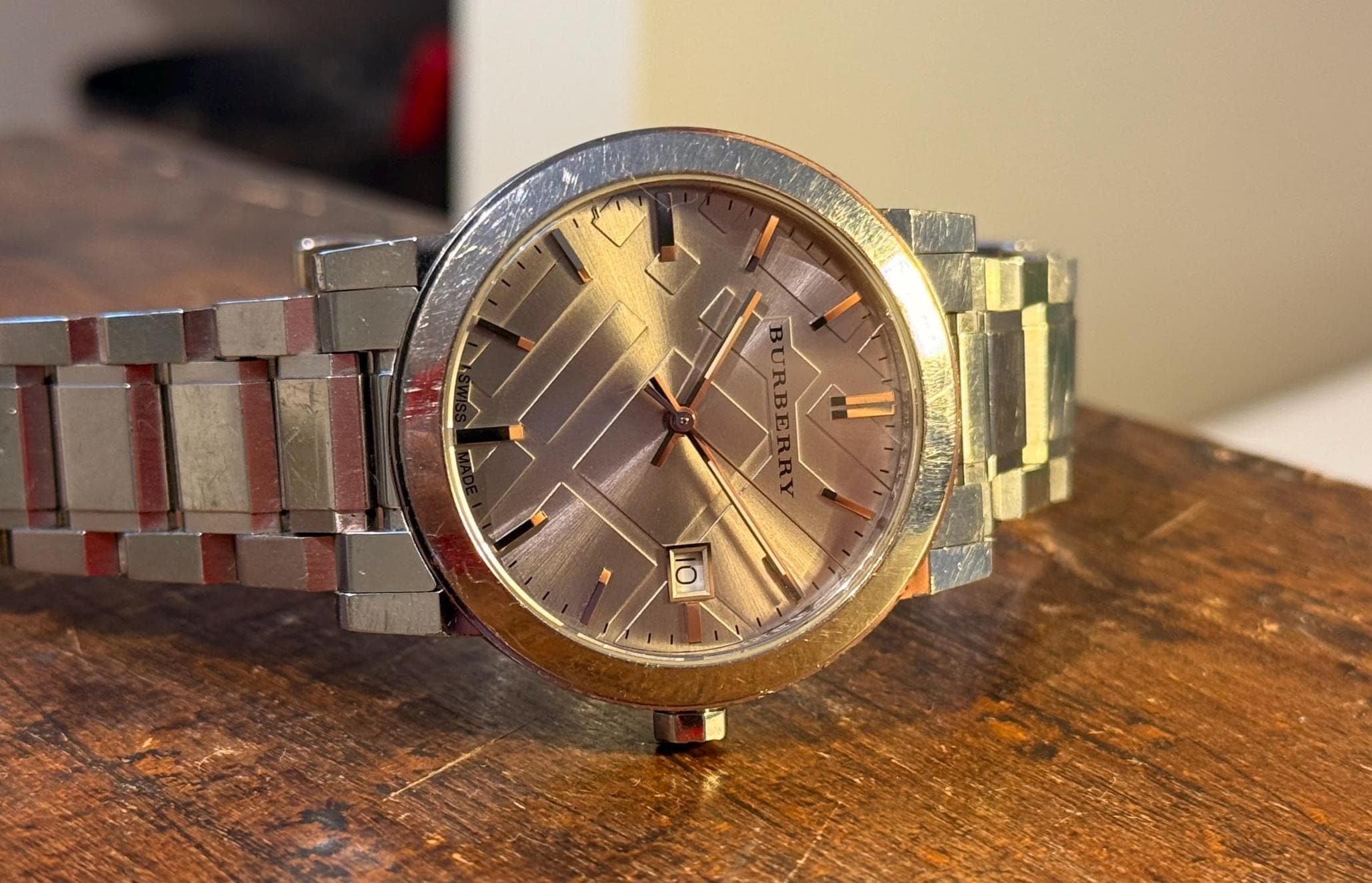 Burberry Gold and Silver Watch Burberry Ladies Watch The City 34mm Champagne Gold – Watches  main image 4