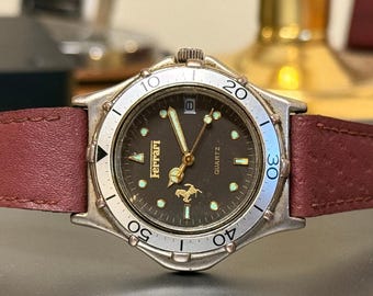 Vintage Ferrari diver men's watch 36mm quartz movement, superb dial, retro style, water-resistant, leather strap, collectible timepiece