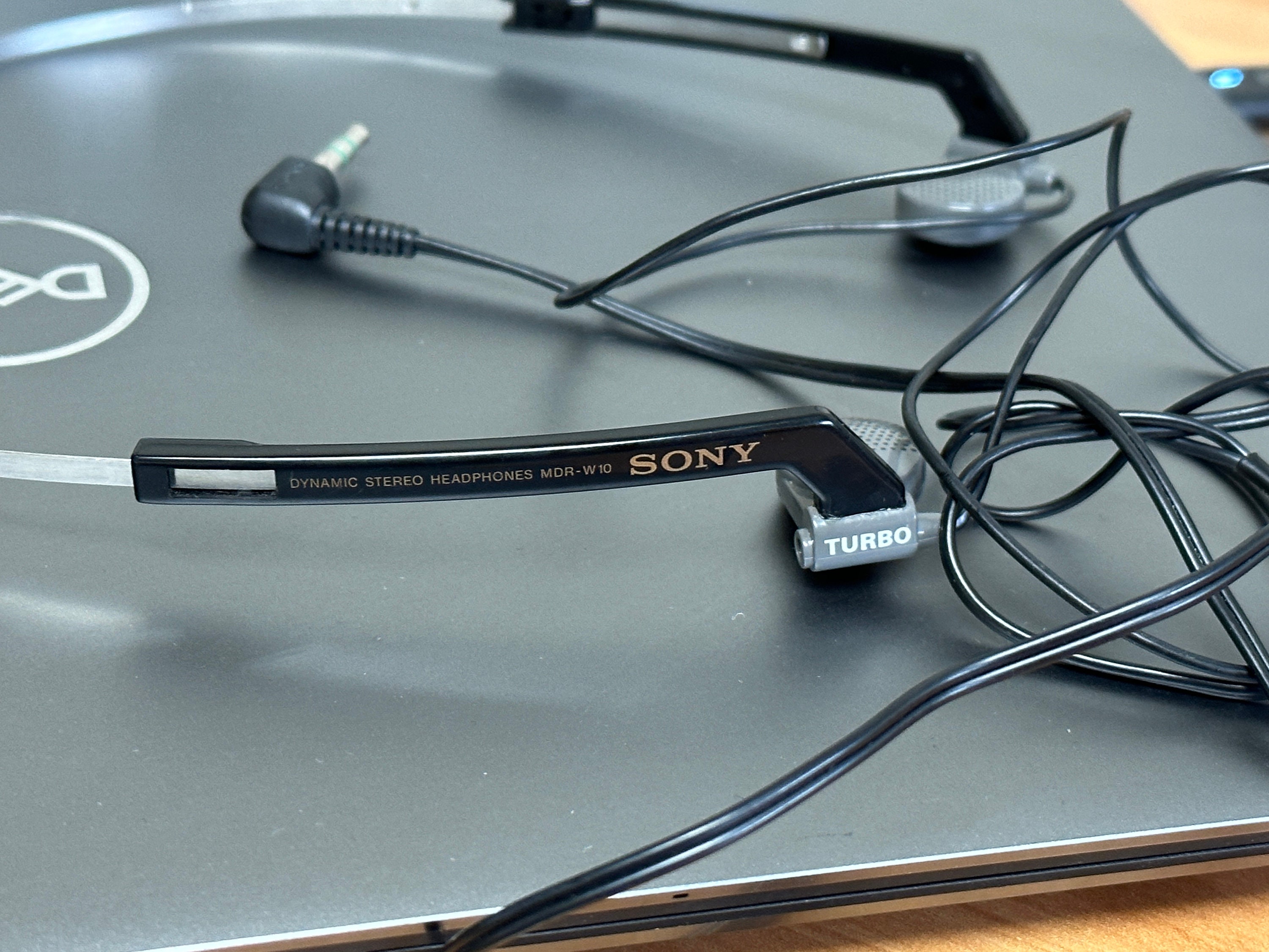 Vintage Sony MDR-W10 Turbo Dynamic Stereo Walkman Headphones Black
