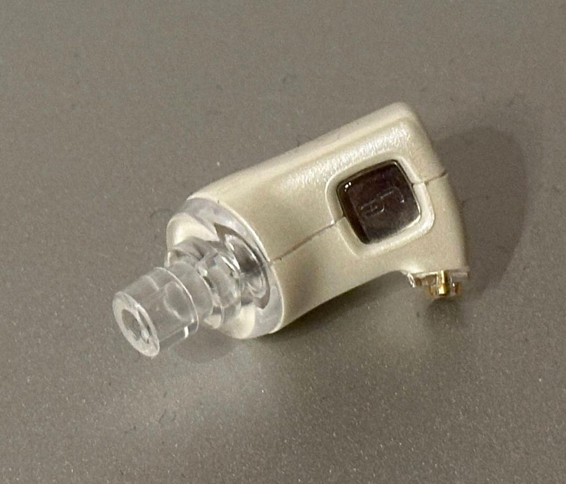 Ultimate Ears In-Ear Headphones Super Fi 3 M-Audio IE-10 right side, foto 1 di 4