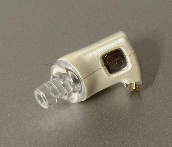 Ultimate Ears In-Ear Headphones Super Fi 3 M-Audio IE-10 right side