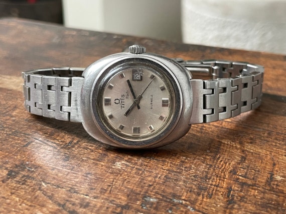 Vintage titus top ladies watch