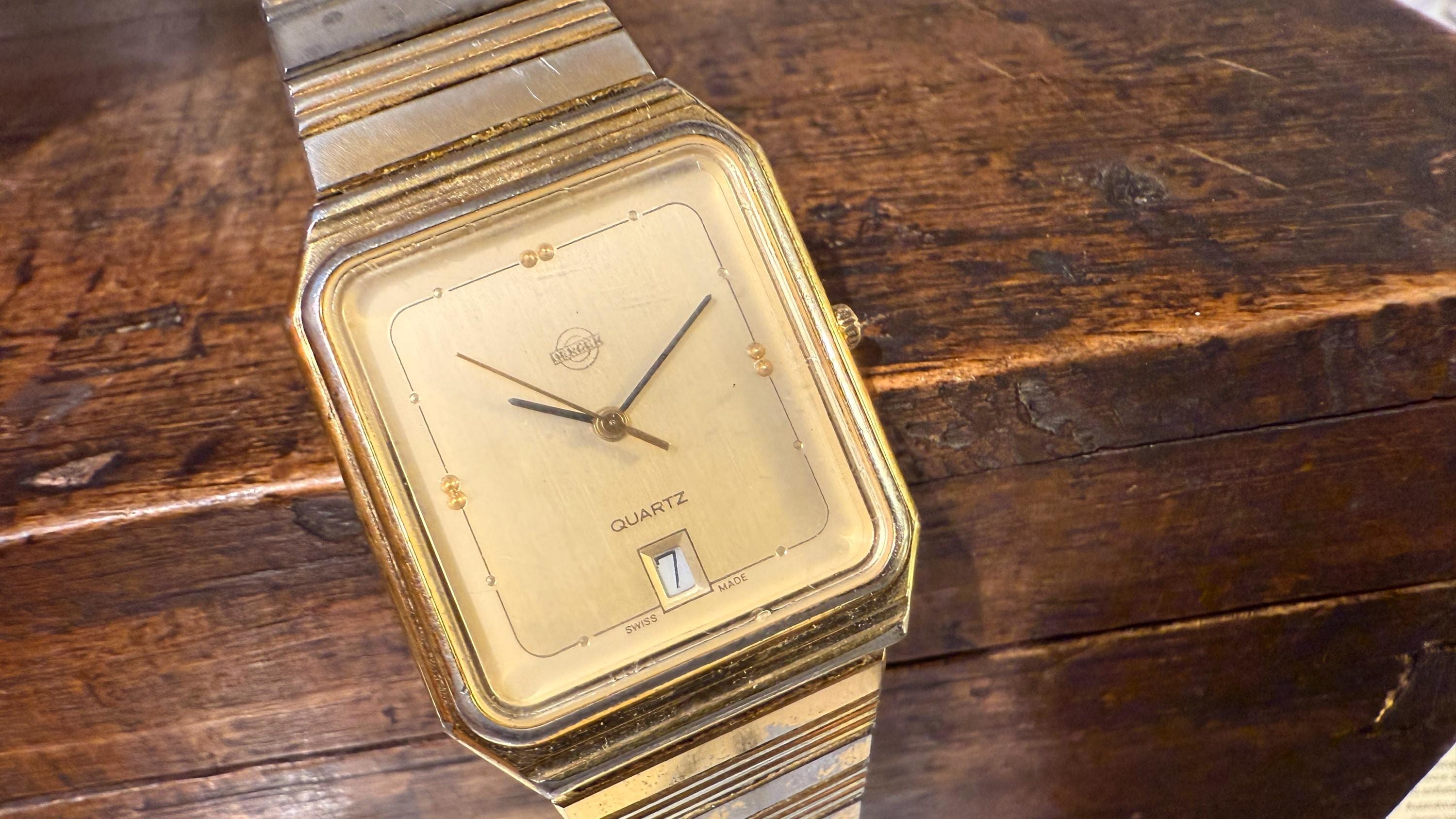 SEIKO Dolce ゴールド 長方形 時計　　不動 SEIKO Dolce ゴールド 長方形 時計 不動