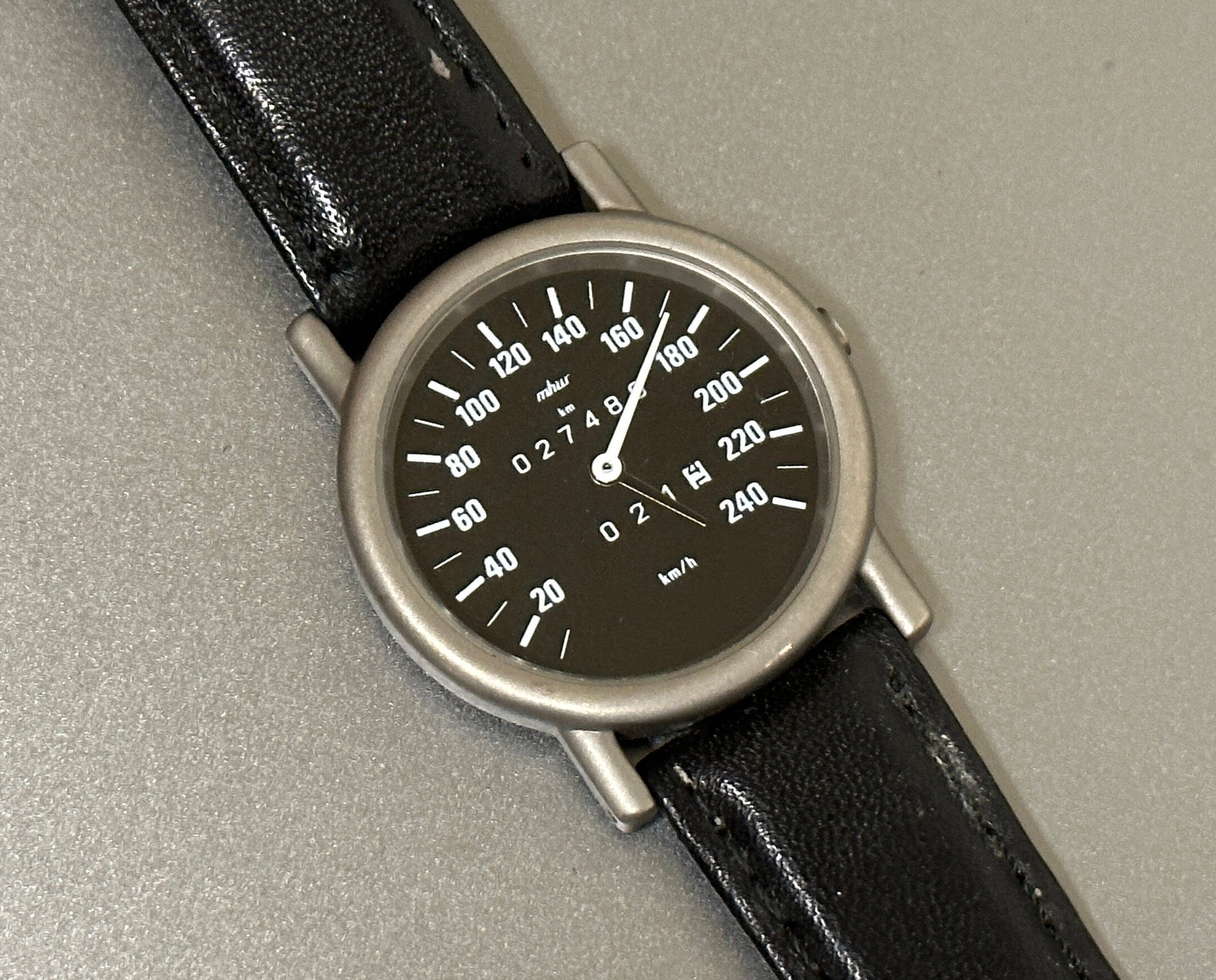 Classic car online speedometer watches