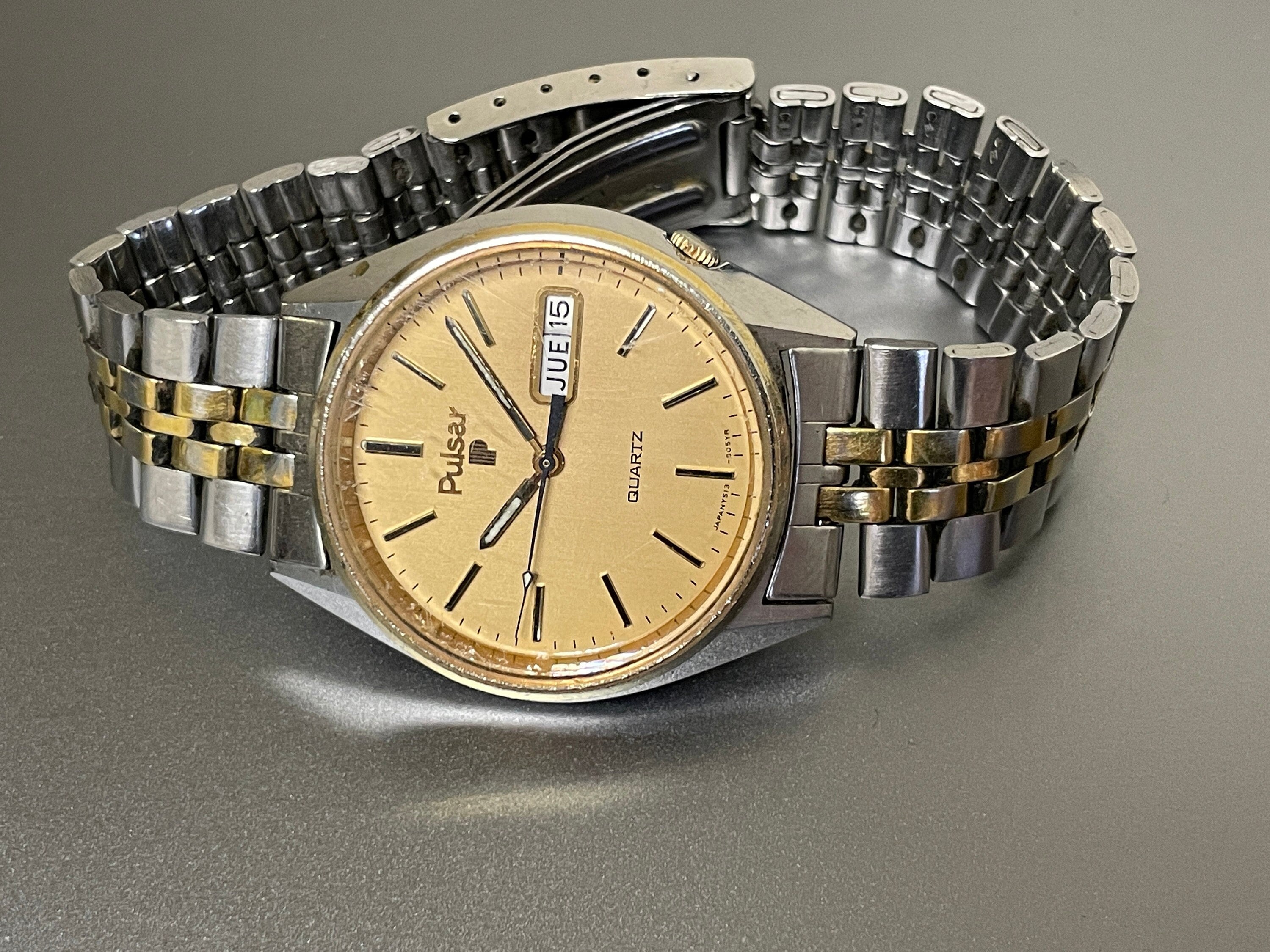Pulsar wrist hotsell watch price