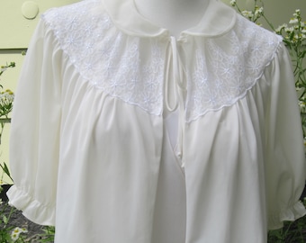 1960er Jahre Bettjacke, Mid Century Mrs Maisel Bettjacke mit KOSTENLOSEM passenden Nylon-Slip / Hochzeitsnachtwäsche / Kleine 32 bis 36 Zoll Büste / Elfenbein