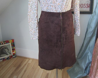 Isaac Mizrahi Suede Skirt, Real Leather Chocolate Brown, Mint Condition, Front Zipper, Two Panel Skirt, Y2K Does the 70's