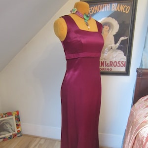 Square Neck 1980&#39;s Sleeveless Burgundy Gown, Floor Length, Back Bow, Poly Satin, Bridesmaid, Prom, Mother Of Bride, Groom
