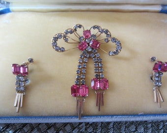 1950's Pink Rhinestone Set, Mid Century Mint Condition/ Original Velvet Presentation Box/ Pink Rhinestone Pin And Earring Set/ Gold Filled