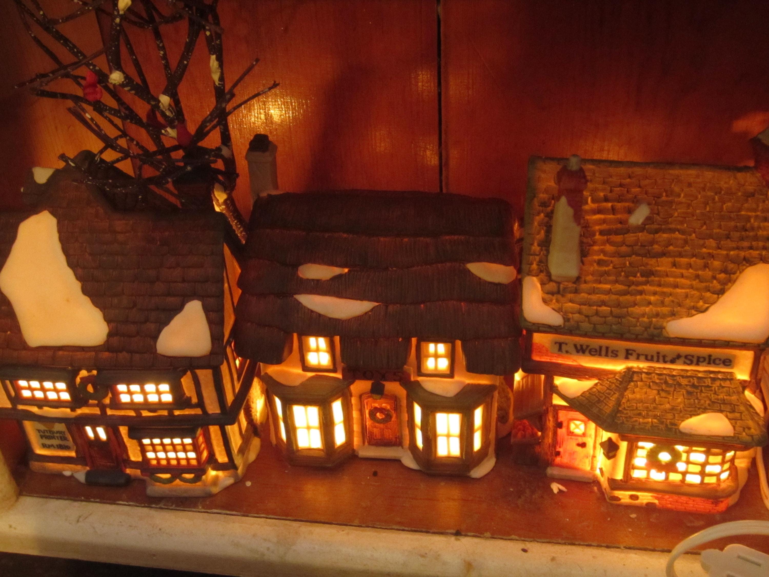 Dickens Village Collectibles, Department 56 From 1986 to 1988, 12