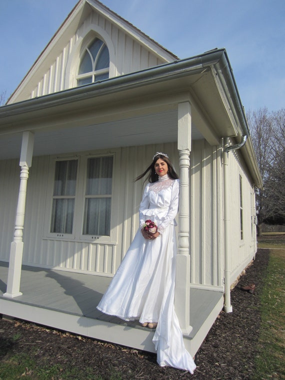 Peplum wedding dress with shop lace sleeves