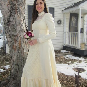 1970's Prairie Dress for Prom, Bridesmaid or Bride, Ivory Crepe With Lace Bib Bodice,Lace Panel on Skirt , Back Waist Tie image 5
