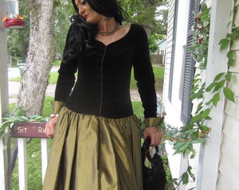 Laura Ashley Dress 1980's Black Velvet Bodice Sweetheart Neck Gold Taffeta Skirt, Piping and Cuffs. Mint Perfect Condition Size 2 Made in UK