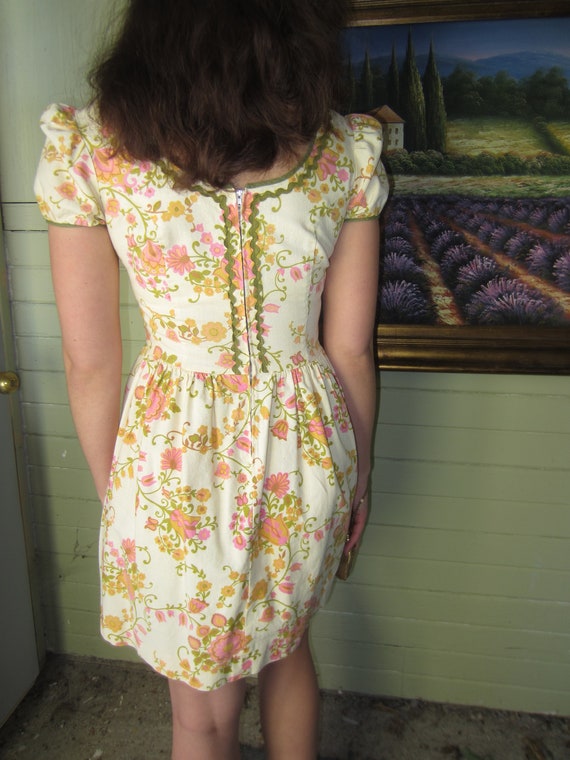 1960's Baby Doll Dress With Short Puff Sleeves /F… - image 7