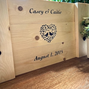 Plateau de service personnalisé avec poignées, noms de plateau personnalisés, plateau de service en bois, plateau de mariage personnalisé, cadeau de mariage, plateau de table basse