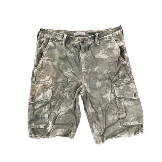 パンツ TRUE RELIGION CUT OFF CAMO MINI SHORTS Rare Vintage True Religion Camo Short Pants -size 37 - Etsy