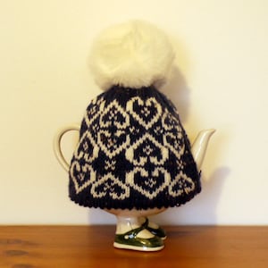 Knitted Tea Cosy - Heart design