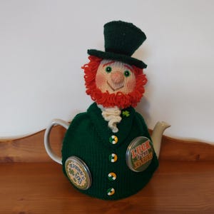 Knitted Tea Cosy : Irish Leprechaun