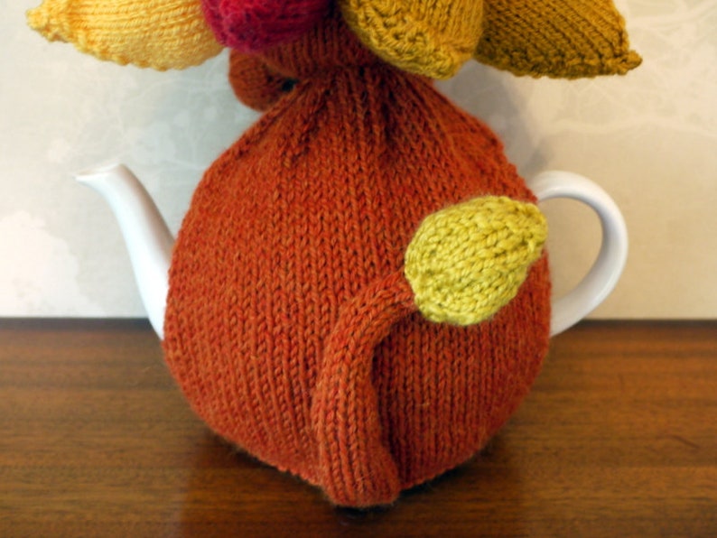 Knitted Tea Cosy Lion Sun-God