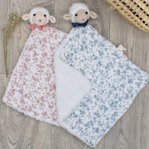 Flat crochet comforter - Lamb, sheep - Lange collection Gaspard et Héloïse