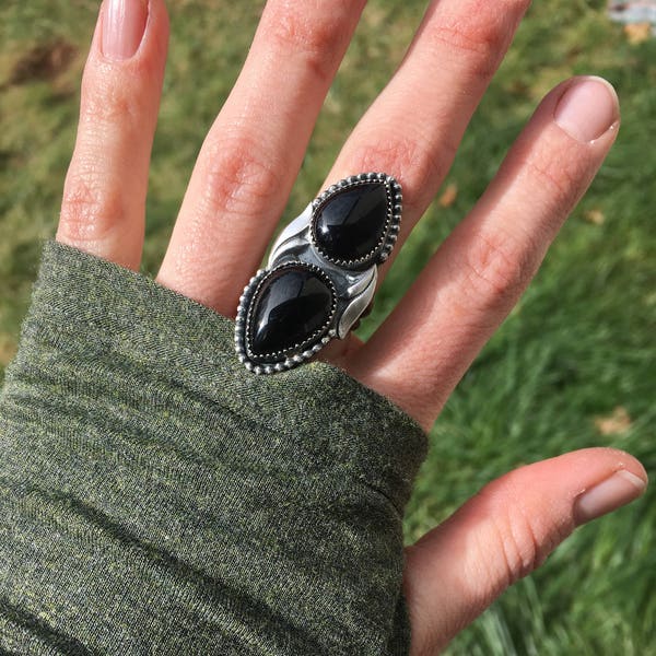 Double Teardrop Onyx and Sterling Silver Vintage Style Detailed ring sz. 6.5