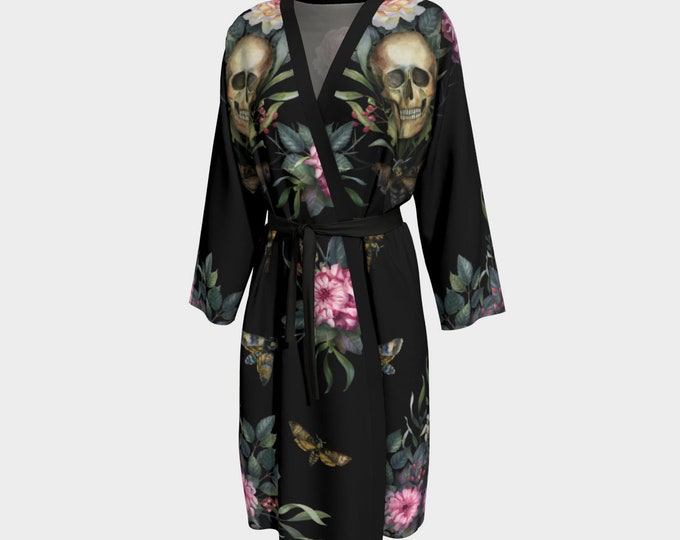 Gothic Peignoir, Gothic Bathrobe, la vie en noir, heavy metal bathrobe, gothic night robe, as black as your heart