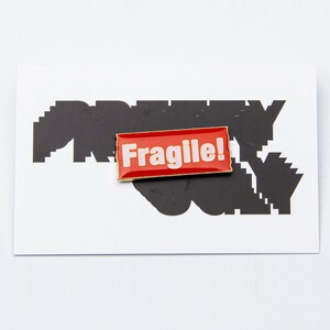 Fragile Emaille Pin_Brosche_Anstecker ein charmanter Blick : Bild 3