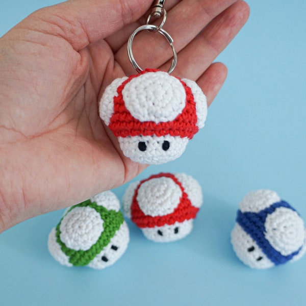 Super Mario motif champignon au crochet - amigurumi - porte-clés - fait main