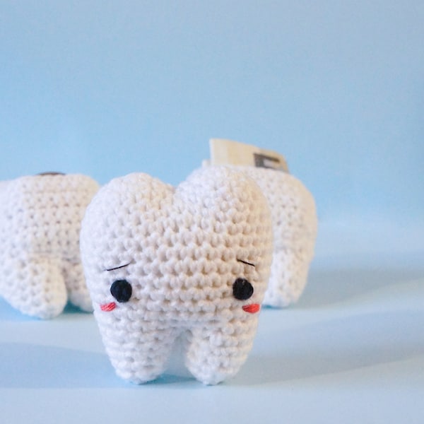 Ma petite dent de lait -  Pochette pour dent de lait - petite souris - vendue à l'unité - amigurumi - crochet