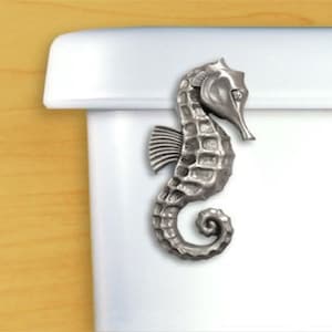 Mango para inodoro Sea Horse (descargador) Peltre con acabado satinado
