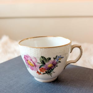 Vintage Royal Copenhagen Porcelain Coffee Cup 493 Saxon Flower 1549a - circa 1946 - Floral tea cup