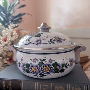 Vintage ASTA German Blue Floral Speckled 7&quot; Enamel Cookware with Lid - Small Dutch Oven Pot