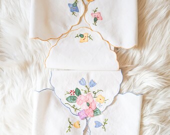 Set of 2 Vintage Embroidered Bread Basket Liners