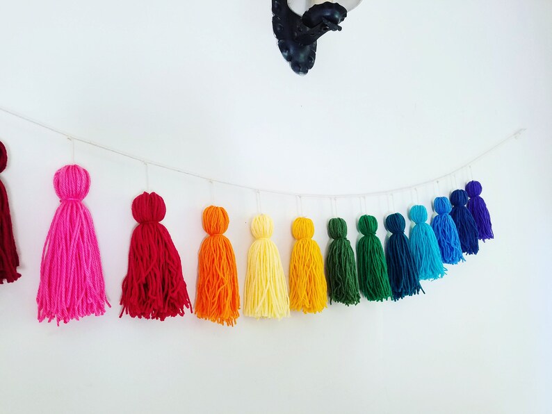 Rainbow yarn tassel garland / Pride decor / Classroom wall Etsy