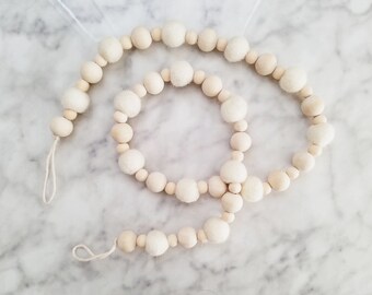 Wool and wood beaded garland/Ivory wool felt balls with natural wood beads/Farmhouse decor/Neutral nursery/Boho/Scandinavian/Modern