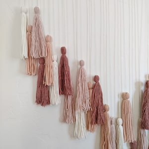 Warm blush pink and mauve yarn tassel wall hanging / Earth tone fiber art / Boho wall decor / Girls Nursery / Tassel garland image 5