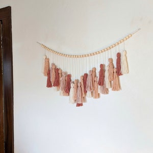 Warm blush pink and mauve yarn tassel wall hanging / Earth tone fiber art / Boho wall decor / Girls Nursery / Tassel garland image 7