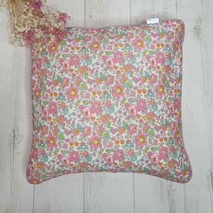 Housse de coussin en Liberty Betsy au choix, 1 face liberty et 1 face unie, personnalisable